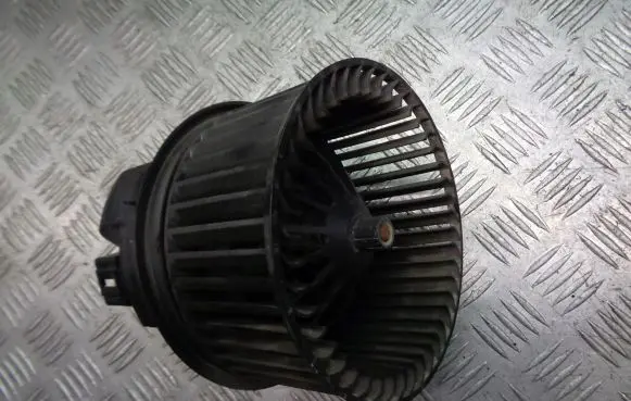 Ford Focus Front door blower motor 3M5H-18456