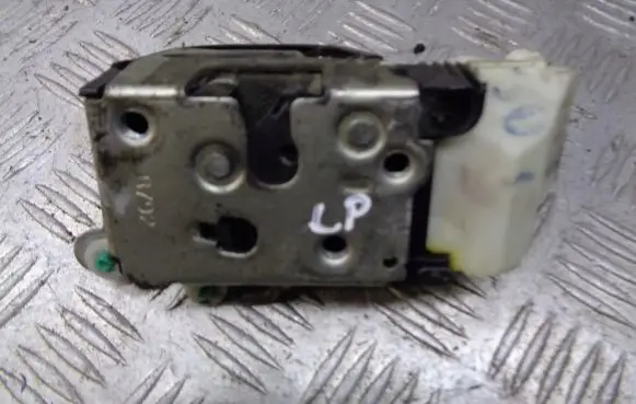 Alfa Romeo 147 Front door lock