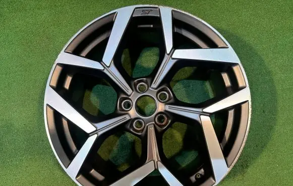 R19 alloy rim