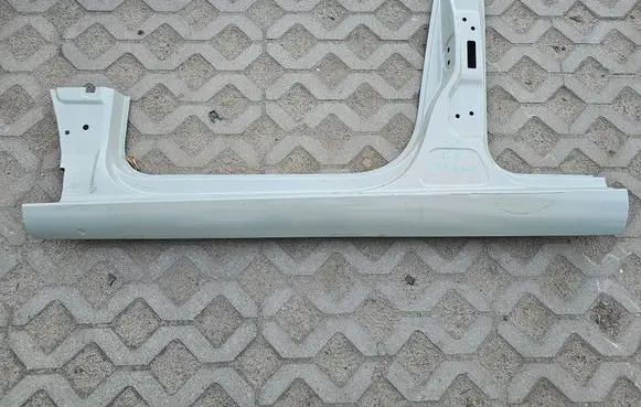 Volkswagen Golf VI Sill