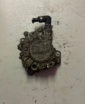 Volkswagen Golf V Vacuum pump 03G145209 M530 090207B