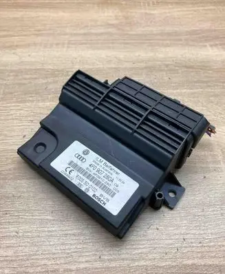 Audi A6 S6 C6 4F Power management control unit 4F0907280A F005S00102