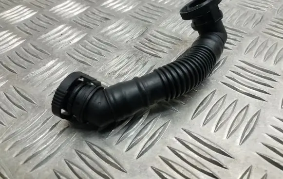 Volkswagen Tiguan Breather hose/pipe 03L103493