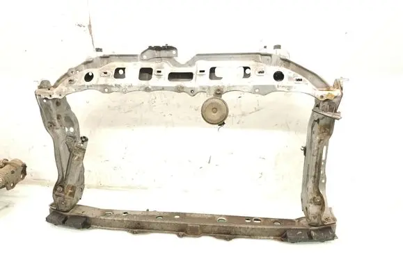 Toyota Yaris Radiator support slam panel