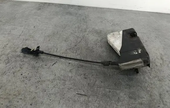 Seat Alhambra (Mk1) Front door lock 