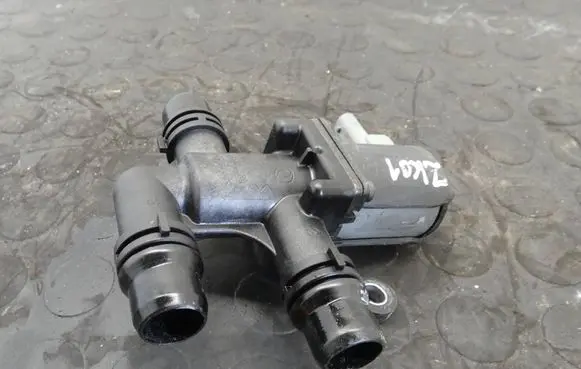 Peugeot 208 II Electric auxiliary coolant/water pump 9829266280