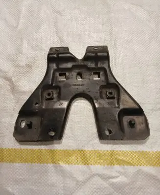 Volkswagen PASSAT B8 Other engine bay part 3G0805567