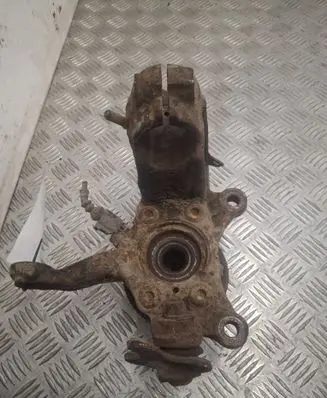 Volkswagen Golf V Front wheel hub