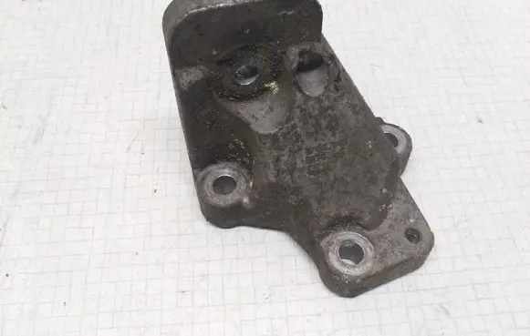 Volvo V70 Engine mounting bracket 86341232