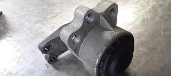 Ford Transit Custom Engine mount bracket