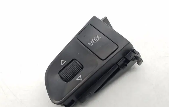 Steering wheel buttons/switches