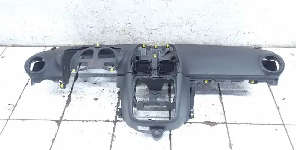 Opel Corsa D Dashboard 13184063 13184061