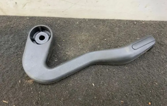 Skoda Superb B6 (3T) Engine bonnet (hood) release handle 587707