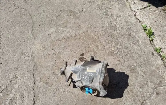 Mercedes-Benz CLS C219 Rear differential A2303510705 A2303512080
