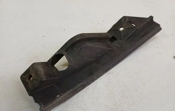 Volkswagen Touran I Front bumper mounting bracket 1T0807890A