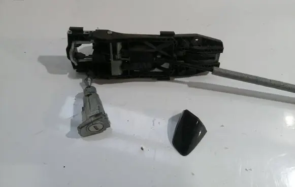 Volkswagen Golf VII Front door exterior handle 5GM837205 2772YCR 5N0837885H
