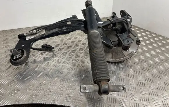 Rear wheel hub spindle/knuckle