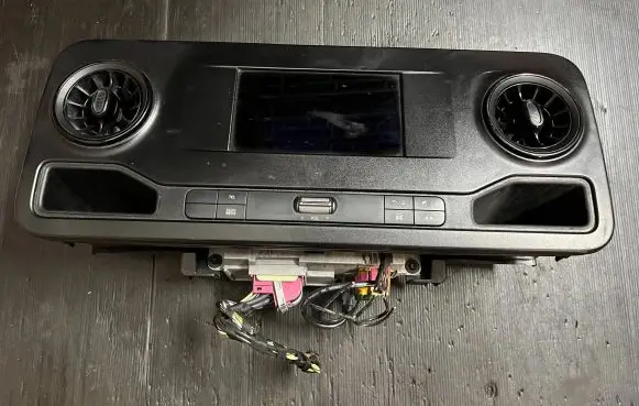 Radio/GPS head unit trim