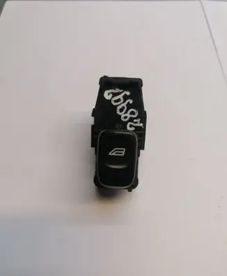 Volvo V70 Electric window control switch 8685288