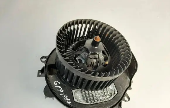 Volkswagen PASSAT B8 Heater fan/blower 3Q0907521A