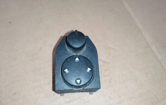 Audi A4 S4 B5 8D Wing mirror switch 8D0959565