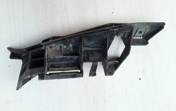 Peugeot 307 Front bumper mounting bracket 9643074580