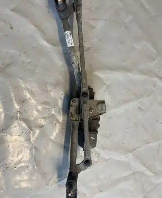 Mazda 3 I Front wiper linkage and motor 6737X