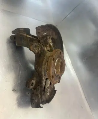 Volvo V70 Front wheel hub spindle knuckle