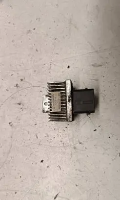 Renault Latitude (L70) Glow plug pre-heat relay 110678071R
