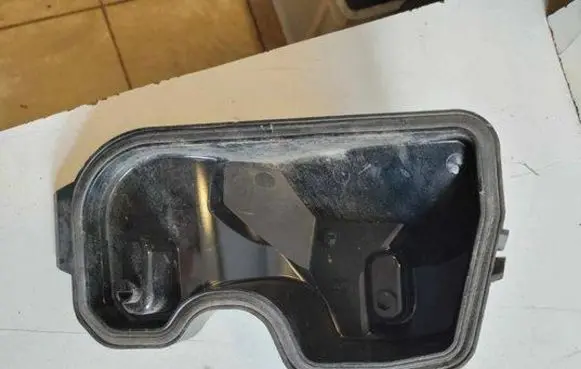 Headlight/headlamp dust cover