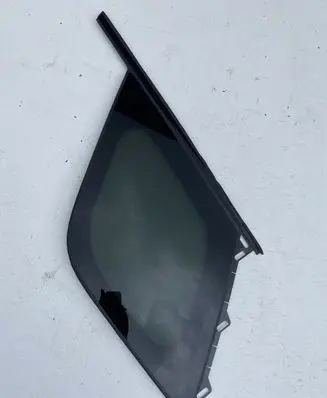 Land Rover Discovery Sport Rear side window 43R000073