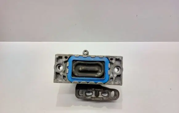 Volkswagen PASSAT B6 Engine mount bracket 1K0199262