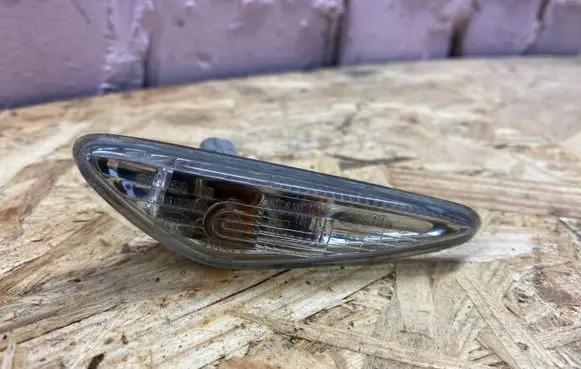 Mazda 6 Front fender indicator light