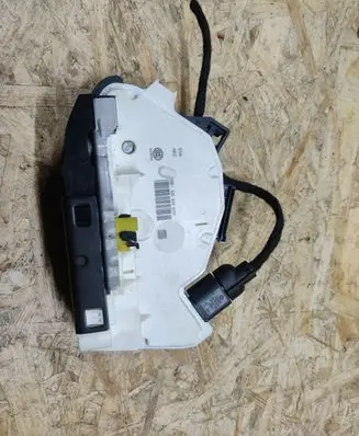 Seat Ibiza IV (6J,6P) Rear door lock 6J0839015F