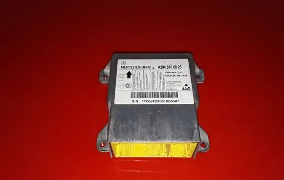Mercedes-Benz C W204 Airbag control unit/module A2048706826 5WK44004 T06JF220610005A
