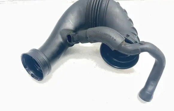 Mercedes-Benz C W203 Turbo air intake inlet pipe/hose A6460940297