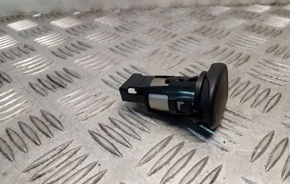 Renault Trafic III (X82) 12 V Socket (front) 
