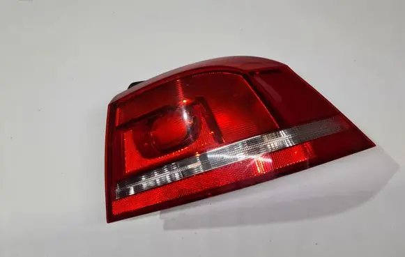 Volkswagen PASSAT B7 Rear/tail lights 3AE945096F