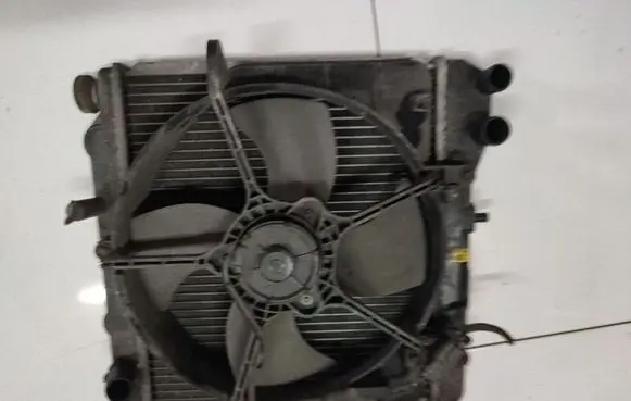 Honda Jazz Radiator cooling fan shroud 