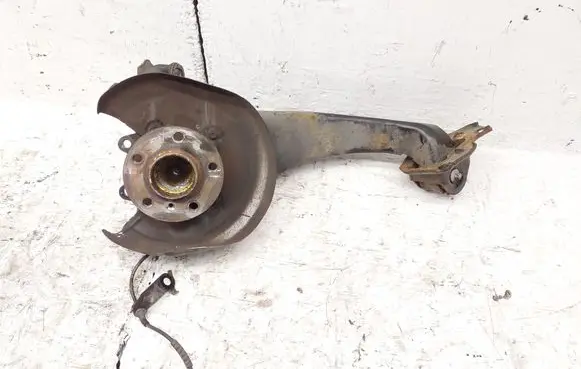 Rear wheel hub spindle/knuckle