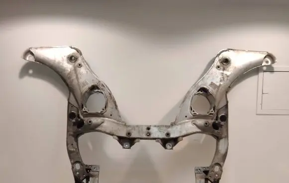 BMW 6 F12 F13 Front subframe 6797643 ENAC42100 6797644