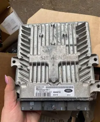 Land Rover Discovery 4 - LR4 Engine control unit/module NNN500750 5WS40278BT