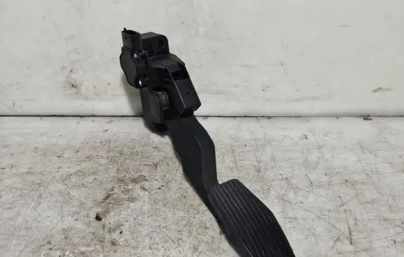 Opel Zafira A Accelerator throttle pedal 90581208 0281002298