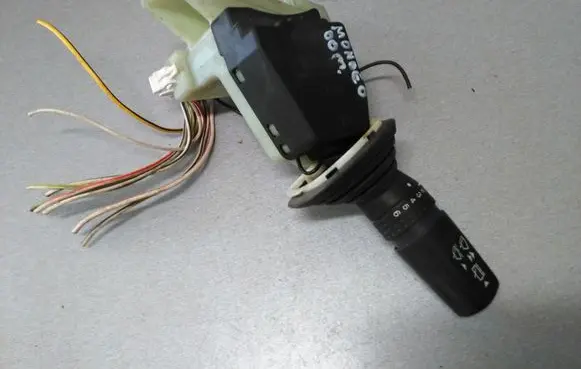 Ford Mondeo MK II Wiper control stalk 97BG17K478FB