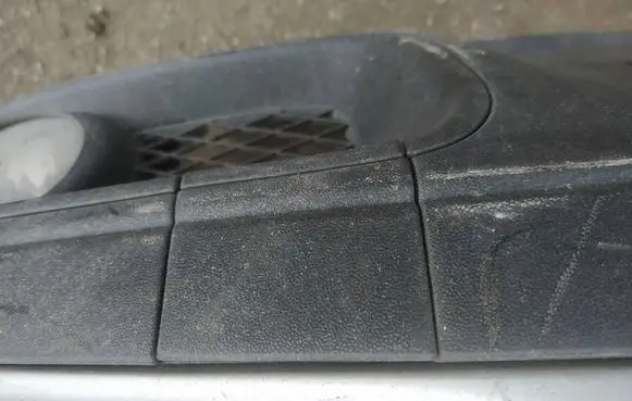Volkswagen Touareg I Front tow hook cap/cover 