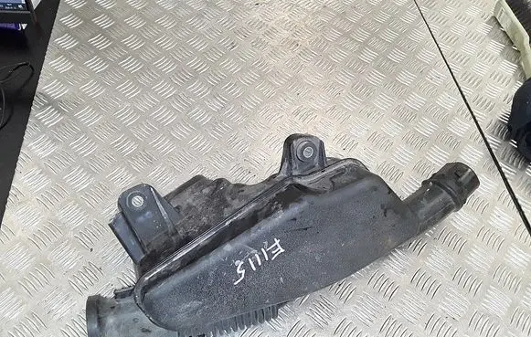 Toyota Prius (XW30) Air filter box 1789337040