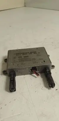 Mercedes-Benz C W203 Antenna control unit 2118200885 09701212 CE0681