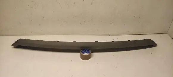 Front bumper lip