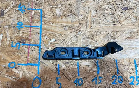 Audi A1 Front bumper mounting bracket 82A807183 S2509B129-I