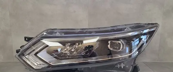 Nissan Qashqai Headlight/headlamp 10019011